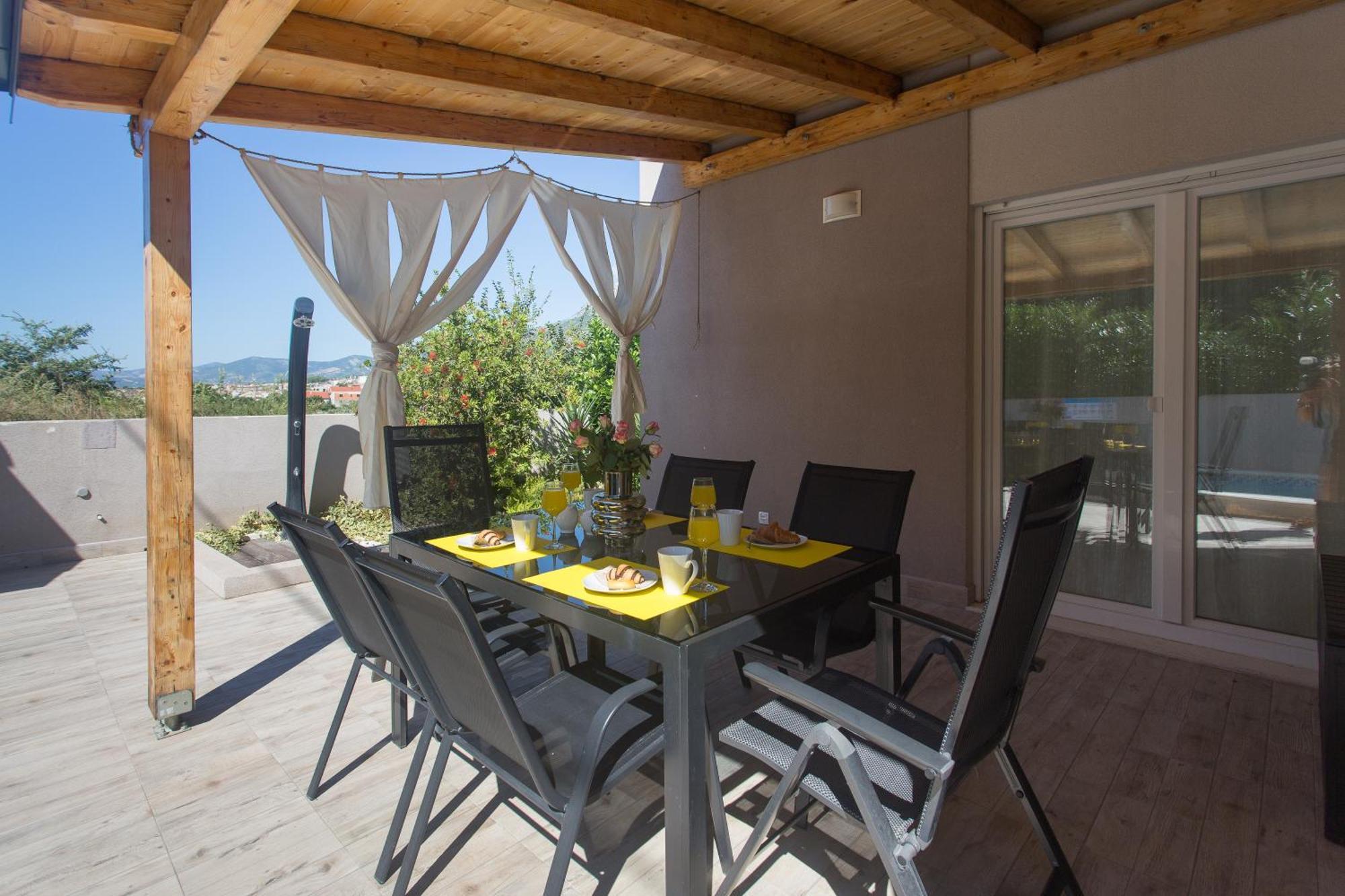 Life - New And Luxury Holiday House Каштела Экстерьер фото