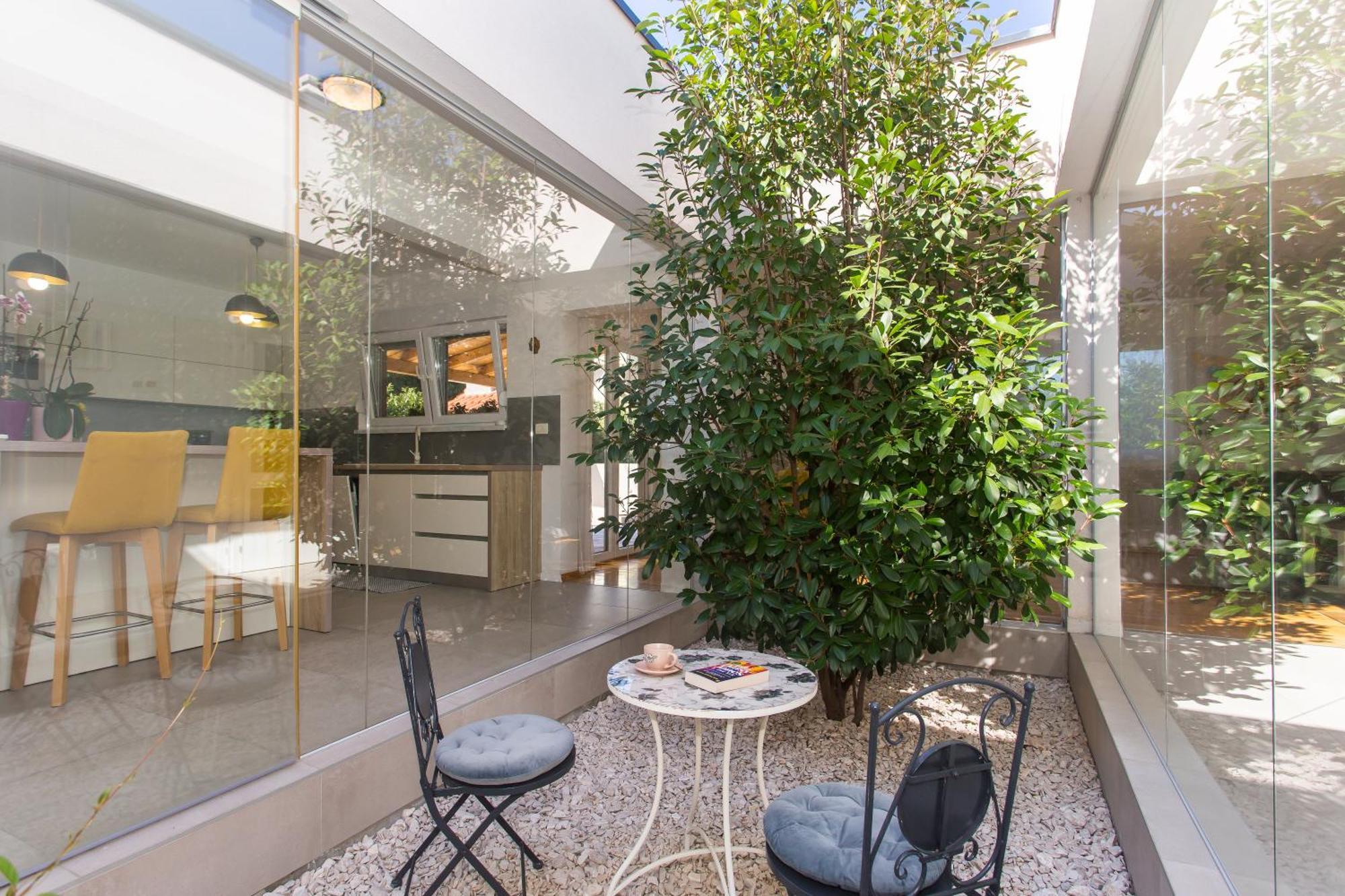 Life - New And Luxury Holiday House Каштела Экстерьер фото