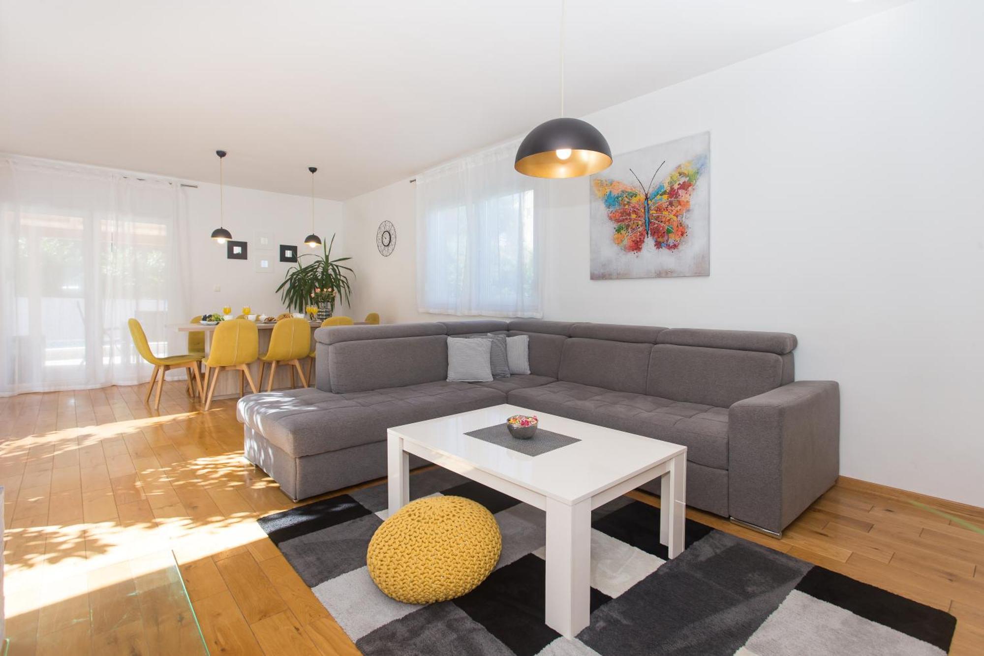 Life - New And Luxury Holiday House Каштела Экстерьер фото