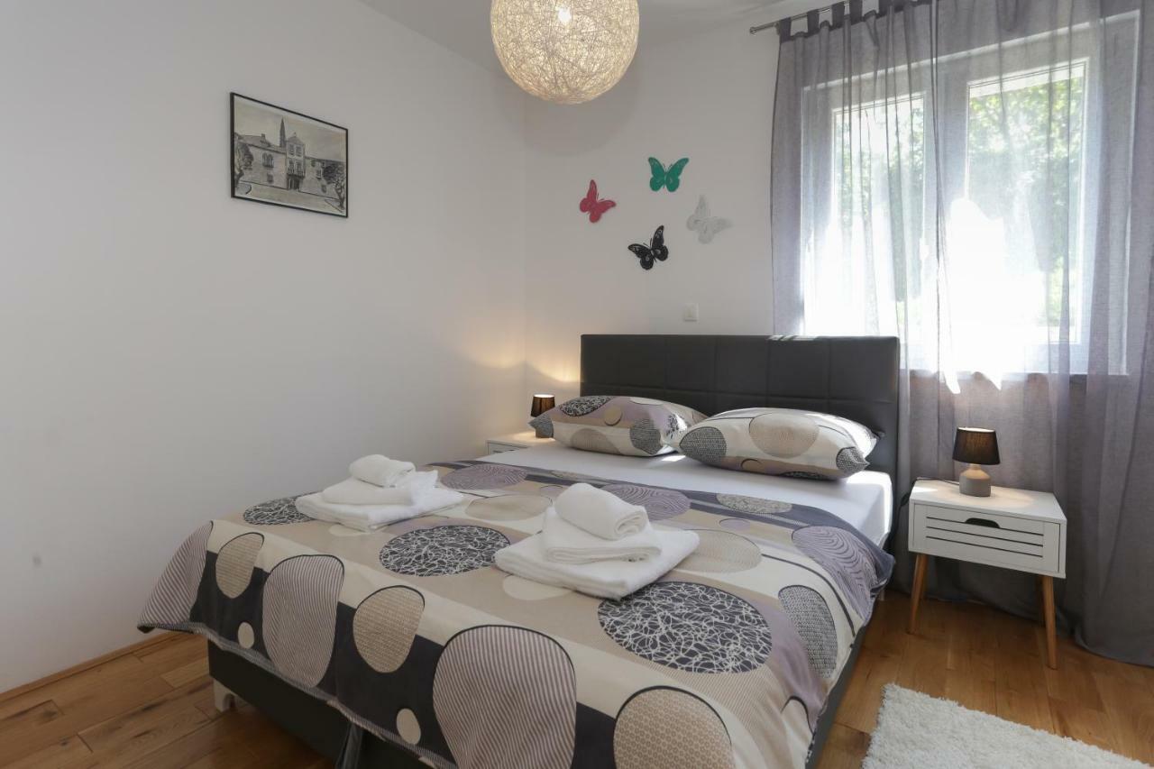 Life - New And Luxury Holiday House Каштела Экстерьер фото